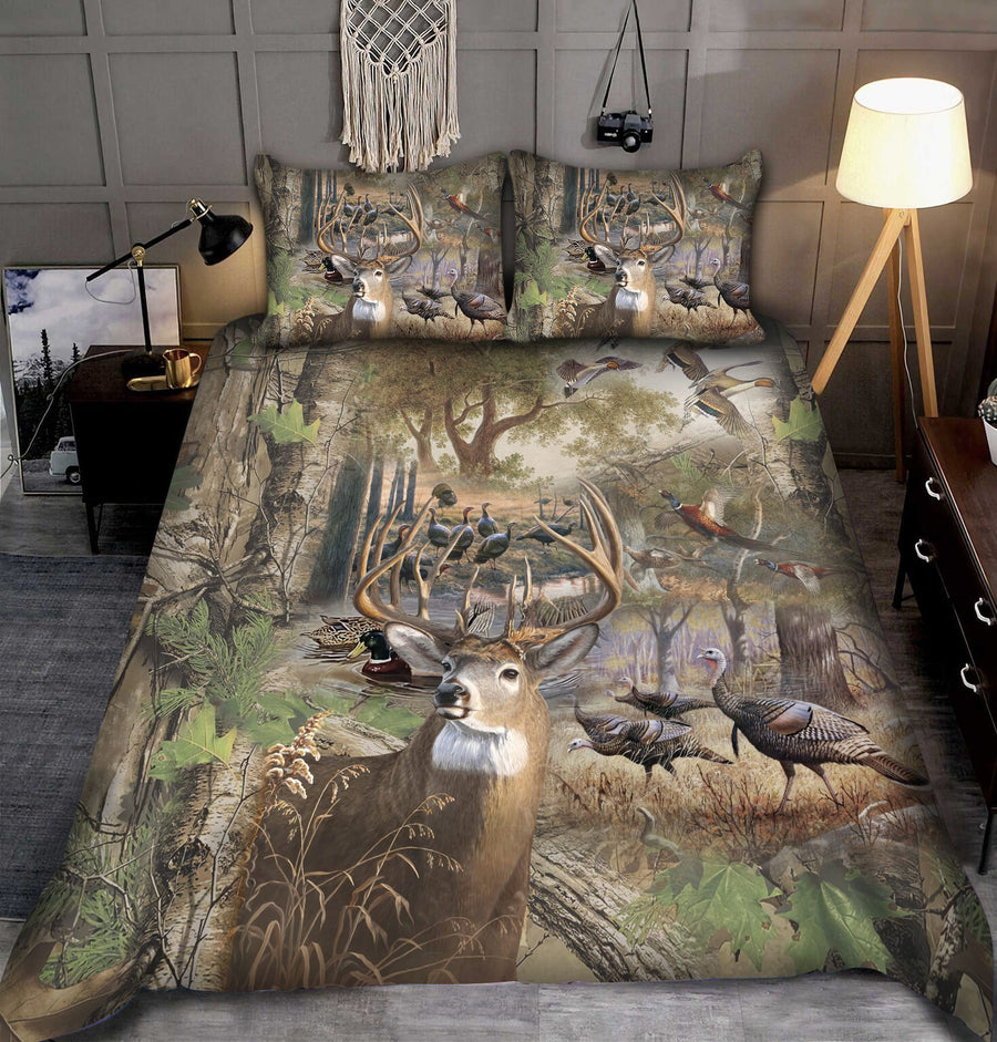 Deer Hunting All Over Printed Bedding Set