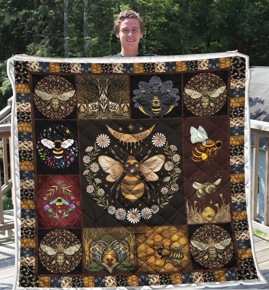 Bee Q2 Quilt Blanket