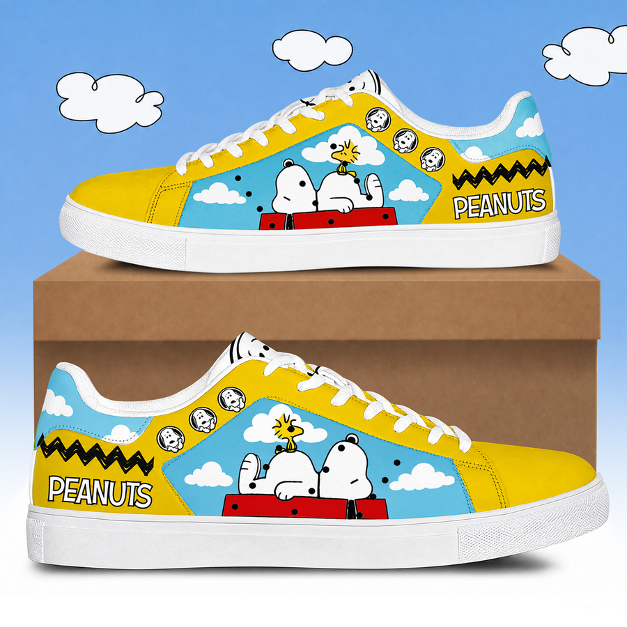 Classic Beagle & Bird Cartoon Custom Smith Shoes, Personalized Comic Style Sneakers