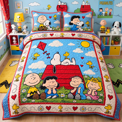 Sunny Day Cartoon Friends Quilt Bedding Set – Cozy Friendship Patchwork Bed Set